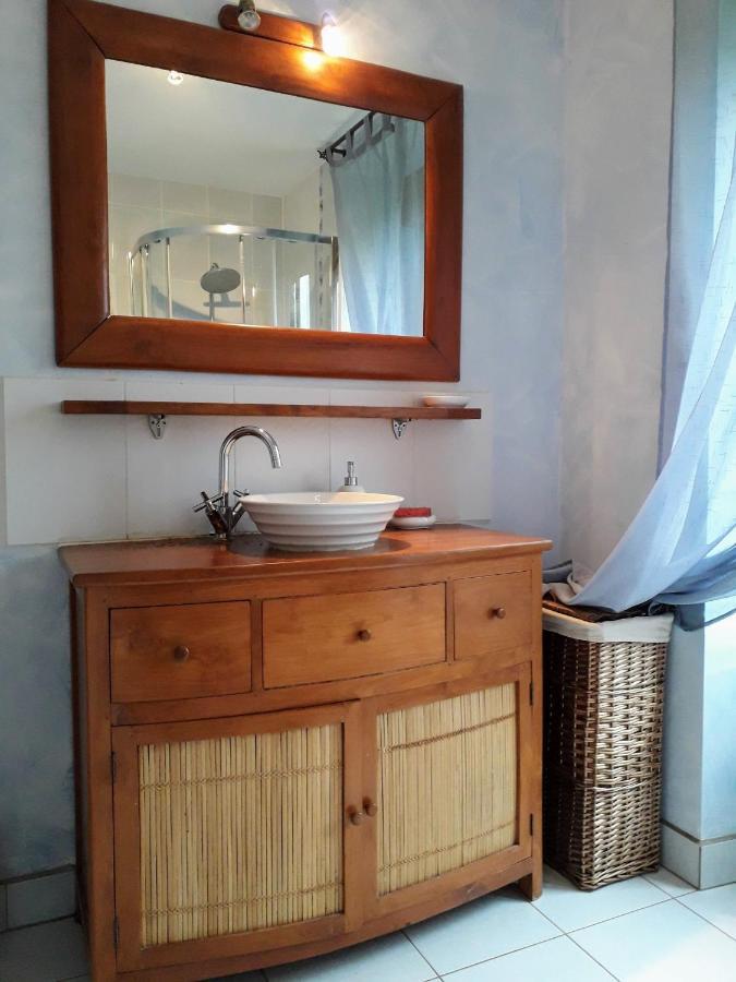 le gite du jardinier Saint-Martin-l'Aiguillon Extérieur photo